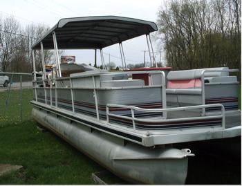 A typical Harris Flote Bote pontoon boat