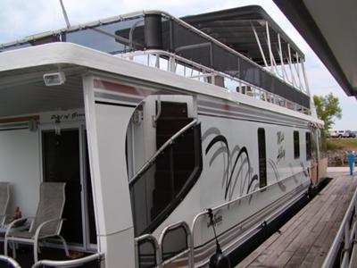 Solar panels and power installation options on houseboats.