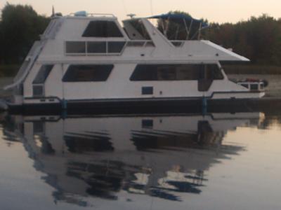 The Dream - a custom designed Three Buoys houseboat