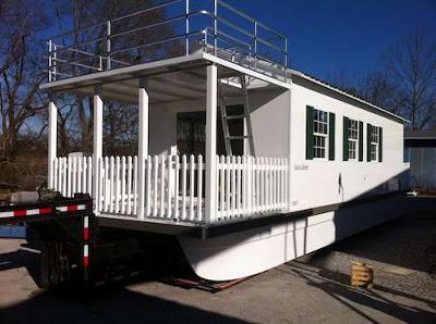 Houseboat Manufacturers - do you know what brand boat?