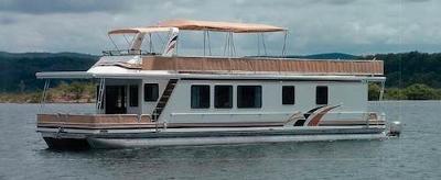 Pontoon Houseboat