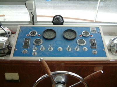 Chris Craft Houseboat dash helm