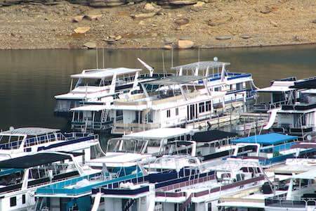 Houseboat Living, live on a boat being a liveaboard