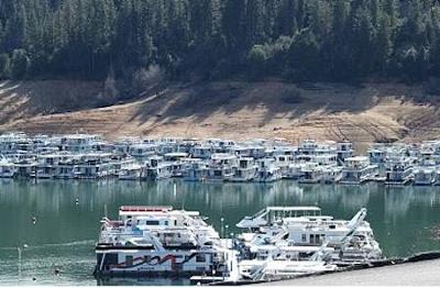 Houseboating on Lake Shasta, California