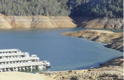 Plenty of areas to houseboat on Shasta Lake