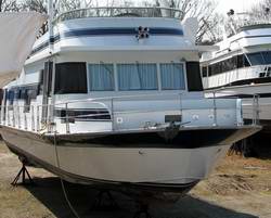 Is a houseboat suitable to travel the ocean?