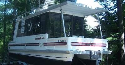 l'il hobo 30' trailerable houseboat - great boat to travel