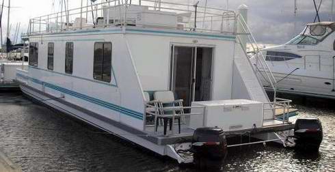 weight of catamaran cruiser houseboat