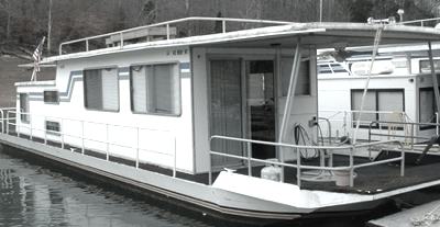 A Sumerset Houseboat - steel hull repairs and painting?