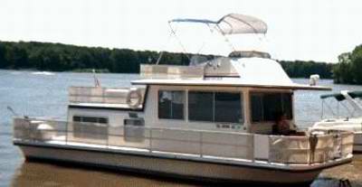 Gibson Houseboats are a very popular Houseboat.