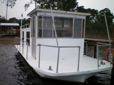 classic houseboat manufacturers - what brand, model, or