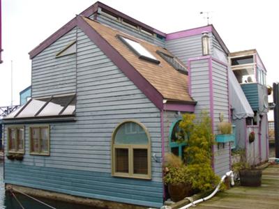 Vancouver Harbour, BC - Floating homes, or houseboats?