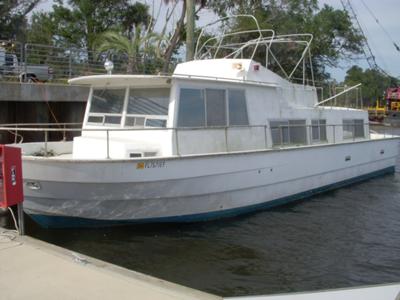 Houseboat Motors - remove replace diesel engines or outboards?