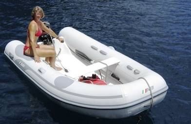 Houseboat Dinghies - inflatable dinghy and motor