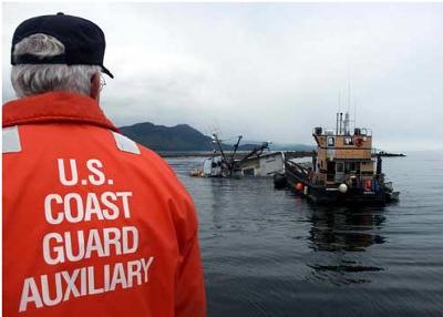 Houseboats can be used in the US Coast Guard Auxiliary