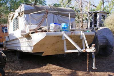 Any ideas to identify to this vintage trailerable houseboat.