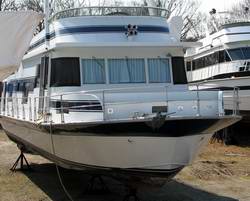 Planing Hull Houseboat Designs