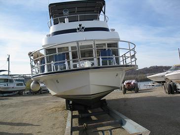 Tucker Houseboats - classic well built boats