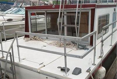 Typical rear deck of a Gibson houseboat